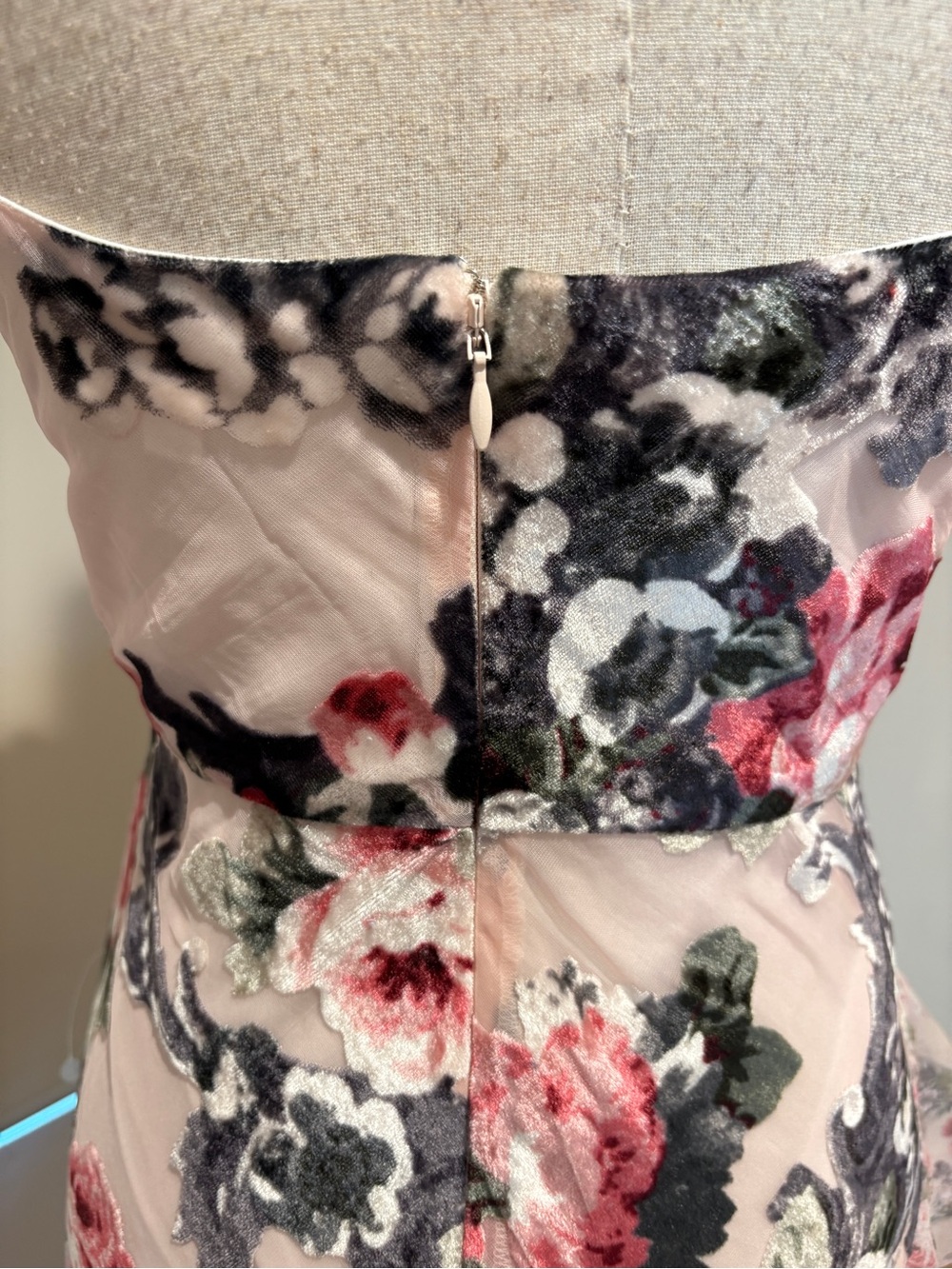 New For Love And Lemons Floral Velvet Burnout Floral Maxi Dress in Pink Sz Small - Picture 6 of 14